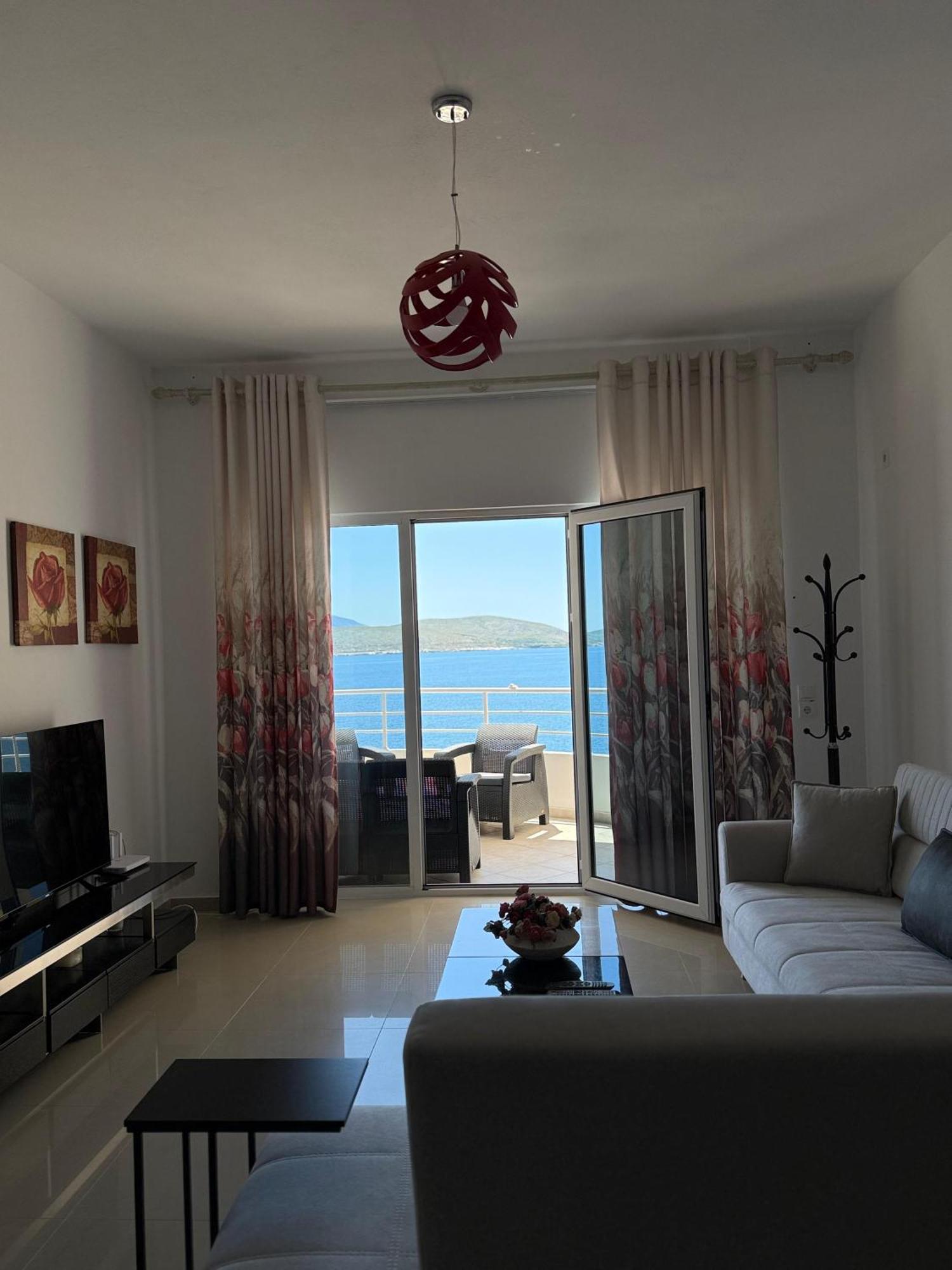 Red Infinity Seaview *
